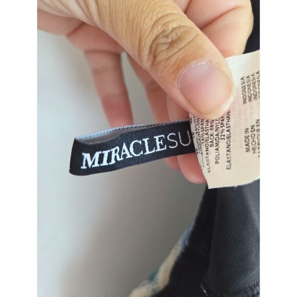 Miraclesuit Women "Useppa Siren" Blue Green Floral 1 Piece Bathingsuit size 16 - Picture 6 of 7